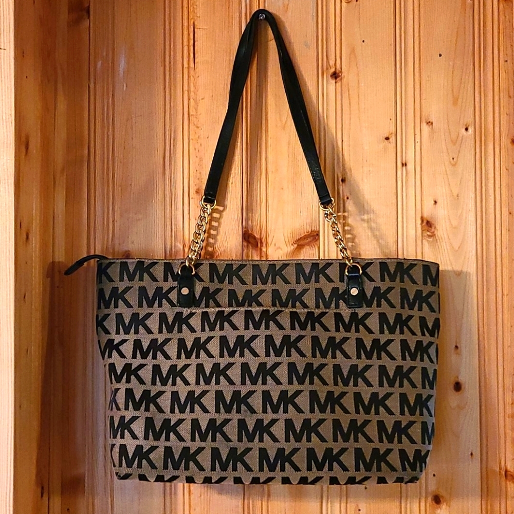Michael Kors Handbag/ tote